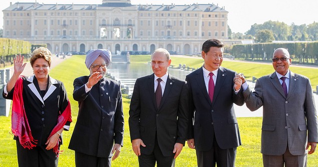 Official photo of BRICS leaders taken on September 5, 2013. Image credit: Flickr (Blog do Planalto)