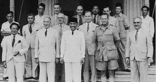 The Good Offices Committee (GOC) 
meeting with exiled Indonesian government leaders, 1949. Image Credit: The Sukarno Years. 