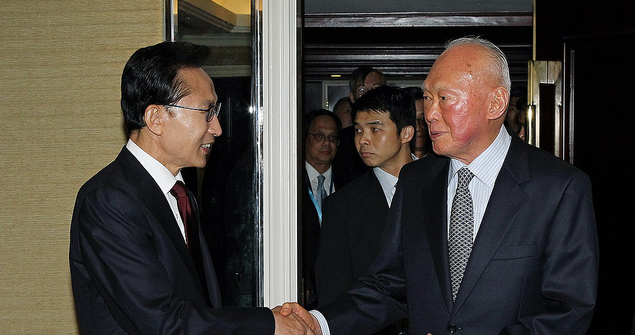 Former South Korean President Lee Myung-bak (left) and Lee Kuan Yew (right). Image Credit: Flickr (Republic of Korea) Creative Commons.