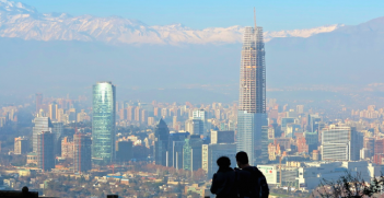 Winter in Santiago, Chile. Photo Credit: Flickr (alobos Life) Creative Commons.