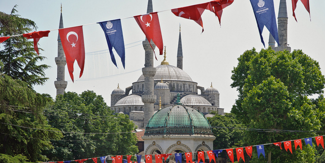 Blue Mosque, Istanbul. Photo Source: Caribb (Flickr). Creative Commons.