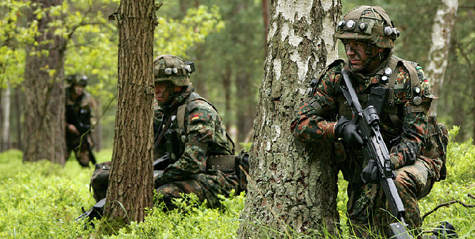 Bundeswehr Panzergrenadiere during an exercise. Photo Source: Wikimedia. Creative Commons.