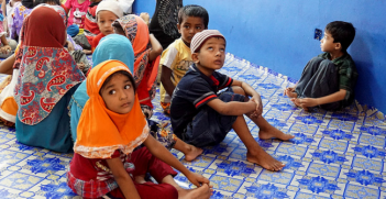 Rohingya students. Photo Source: Lutfi Hakim (Flickr). Creative Commons.