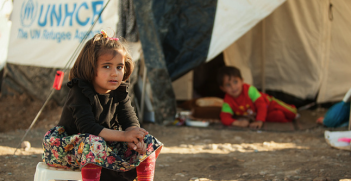 Young Syrian refugee girl. Photo source: Mustafa Khayat (Flickr). Creative Commons.