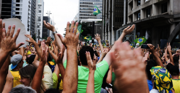 Protestors in Sao Paulo in March 2016. Photo source: Marcelo Valente (Flickr). Creative Commons. 