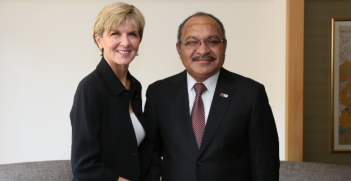 Julie Bishop with Peter O'Neill Photo Credit: Department of Foreign Affairs and Trade (Wikimedia Commons) Creative Commons