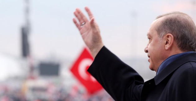 Erdogan at a rally on 9 April 2017. Photo from Erdogan's Facebook page.