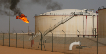 El Saharara oil field, Libya Photo Credit: Javier Blas (Wikimedia Commons) Creative Commons