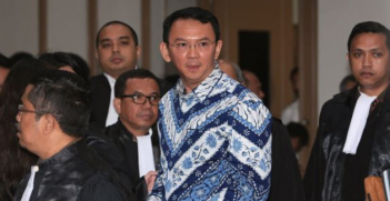 Ahok in court. Photo: @KenRoth