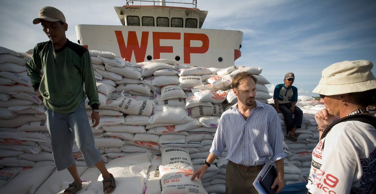 Australian aid being unloaded in Sumatra