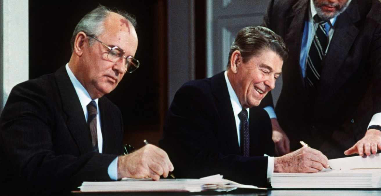 Soviet General Secretary Mikhail Gorbachev (left) and US President Ronald Reagan signed the Intermediate-Range Nuclear Forces Treaty on 8 October 1987. (Credit: AFP/Getty Images)