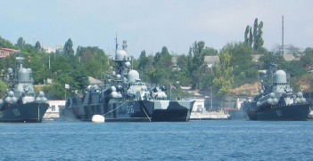 Russian warships. Source: Wikimedia Commons. 