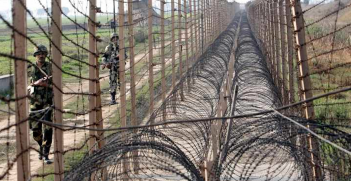 India's Border Security Force patrols the border with Pakistan near Jammu. Source: auweia, Flickr 