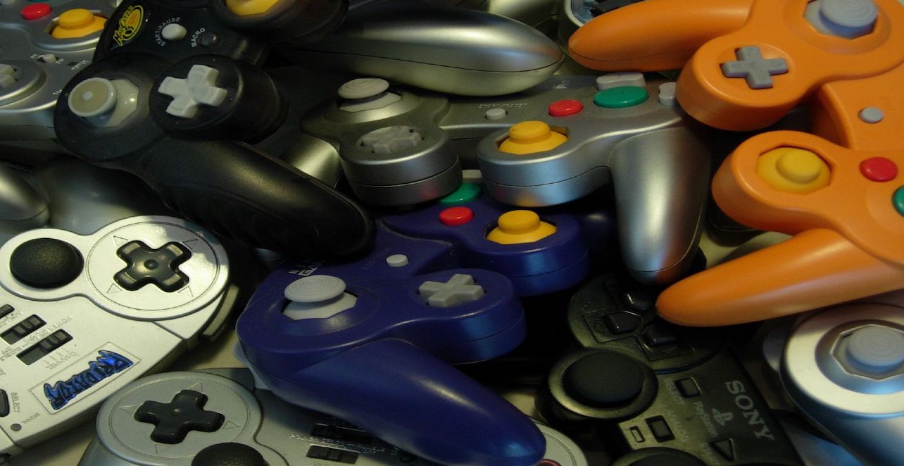 Gaming Plastic, Source: Greg, Flickr, https://bit.ly/35Mx45D