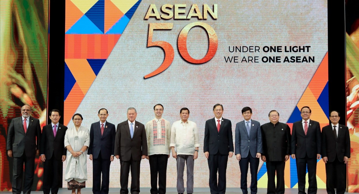 ASEAN Foreign Ministers at the 2017 Summit. Photo by Richard Madelo, Philippines Presidential Communications Operations Office. Source: https://bit.ly/2R0fciW