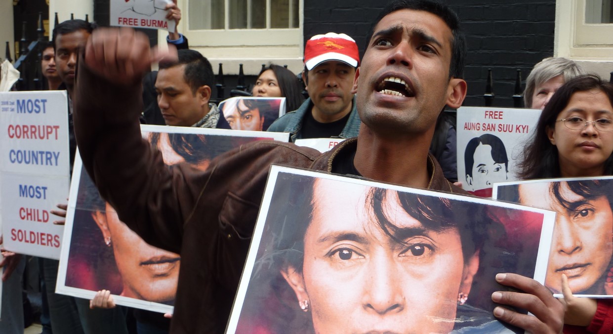 Burma protest for junta to face International Criminal Court. Photo by totaloutnow, Flickr. Source: https://bit.ly/2ZaoMlm