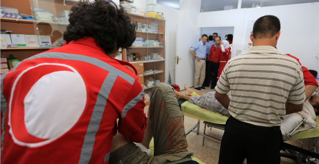ICRC president Peter Maurer visits patients at a Red Crescent medical point in Mu'adhamiya, Rural Damascus, Syria. Source: ICRC / Ibrahim Malla https://bit.ly/2Wg54Fm