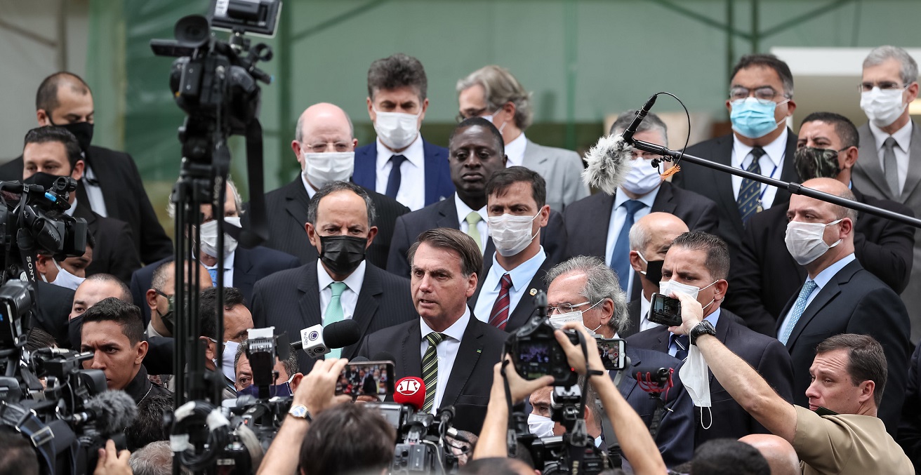 Brazilian President Jair Bolsonaro (center) at a press conference following the STF meeting. Source: Marcos Corrêa/PR https://bit.ly/35UJA3p