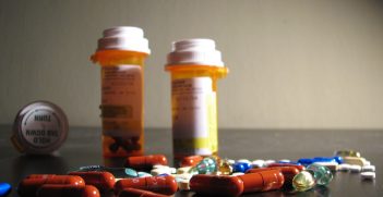 	An assortment of drugs, including 150mg Effexor XR (by Wyeth Pharmaceuticals), 10mg dicyclomine (by Watson), 100 mg sertraline (generic), 25 mg Topamax (by McNeil), and 10 mg amitriptyline (generic) in addition to vitamin E gelcaps and some generic ibuprofen gelcaps. Source: LadyOfProcrastination https://bit.ly/3gftBC7