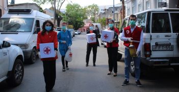 Members of the Georgia Red Cross deliver aid to the elderly.  Photo supplied by the ICRC.