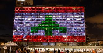 Tel Aviv City Hall in Israel illuminated with the Lebanese flag in solidarity with the people of Beirut
Source: Oren Rozen, https://bit.ly/3jqrhJ9