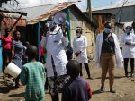 Healthcare workers sensitising the community on COVID-19 in Kenya
Photo: Victoria Nthenge, https://bit.ly/3iqke2s
