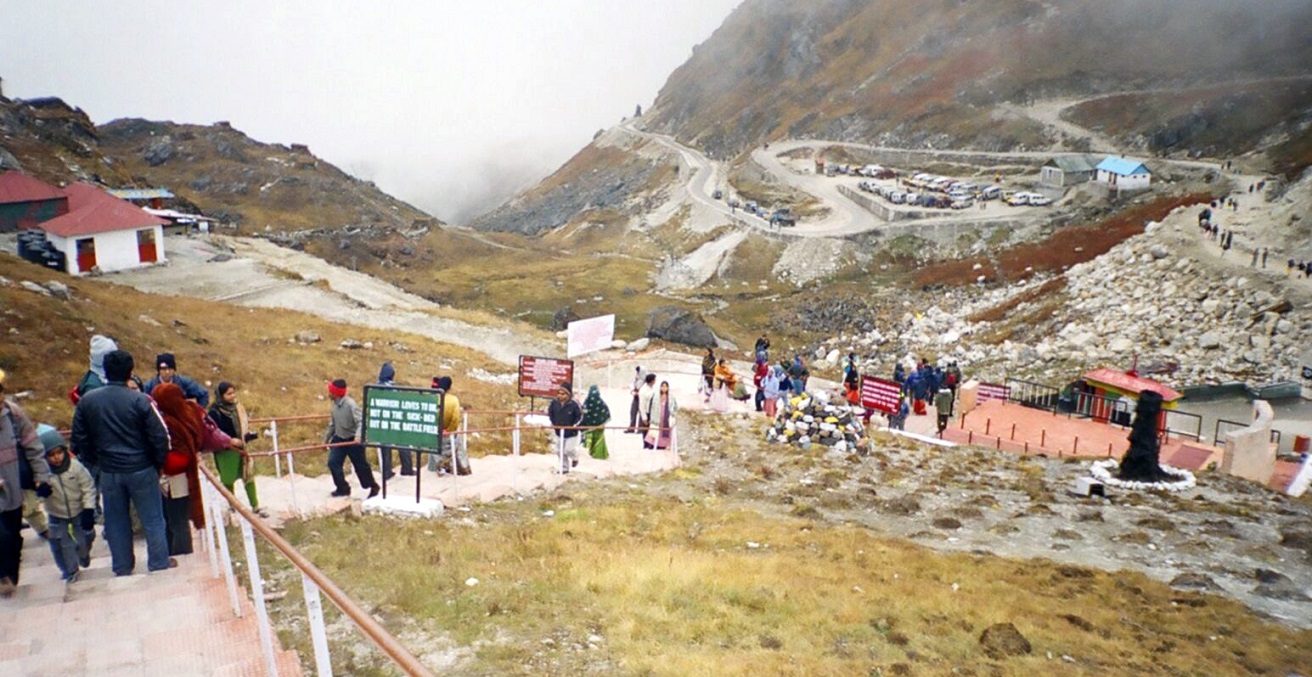 Stairs leading to Nathu Post from Indian side. This mountain pass connects the Indian state of Sikkim with China's Tibet Autonomous region. 
Source: https://bit.ly/32UtMOr