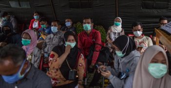 Hundreds of people take part in a mass test for the COVID-19 coronavirus at RSUD Pasar Minggu in Jakarta, Indonesia. Source: Asian Development Bank https://bit.ly/3oyXm45