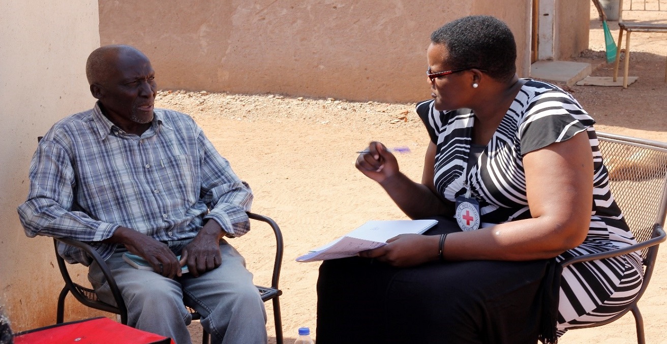 Data Collection With Families Of Missing Migrnats In Gwanda. Photo supplied by the ICRC.