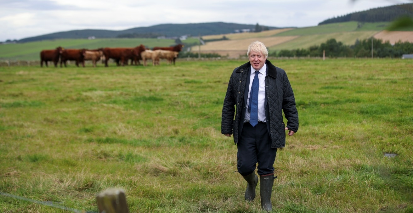 PM Boris Johnson visits Darnford Farm in Aberdeenshire. Source: No 10 Downing Street https://bit.ly/2S4iDrt