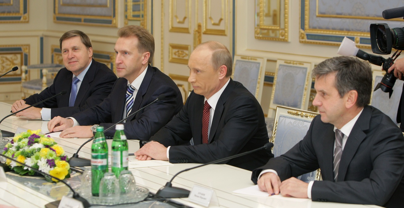Vladimir Putin in talks with Ukraine, photo courtesy of the Prime Minister of the Russian Federation
shorturl.at/guyO9