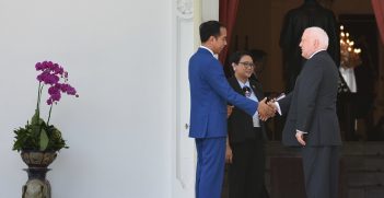 Australian Ambassador to Indonesia Gary Quinlan Submits Credentials to Joko Widodo. Source: Australian Embassy Jakarta https://bit.ly/3jASxrr
