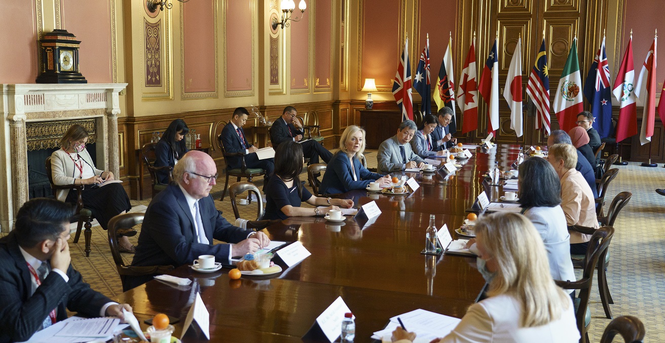 Secretary of State for International Trade, Liz Truss chairs a CPTPP Head of Mission Roundtable, in the Foreign and Commonwealth Office. Source: Pippa Fowles / No 10 Downing Street. https://bit.ly/3ls2w2O