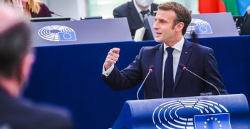 French President Macron outlines to Members of European Parliament on 19th January 2022 the main goals and the political strategy for France’s semester steering the EU. Source: European Parliament, Flickr, https://bit.ly/3CMPQe9. 
