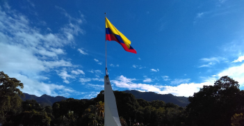 Colombian Flag, Ibagué.
Source: Edgar Jiménez/ Flikr.
https://bit.ly/3Nu6tiO