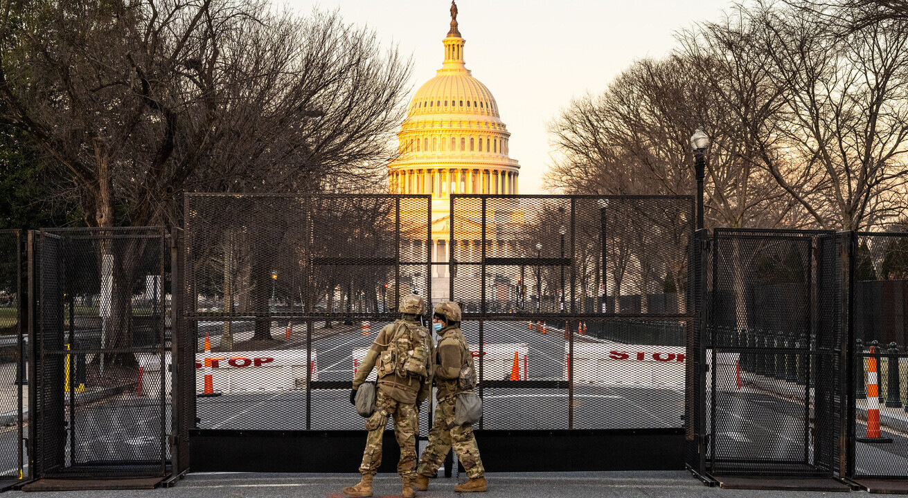 Security for Biden's White House Inauguration.
Source: Geoff Livingston, Flickr, https://bit.ly/3tDkfIA.