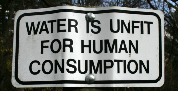 water is unfit for human consumption
Global Water Shortage Looms In New Century (Many more signs like this to come)
Source: woodleywonderworks / Flikr.
https://bit.ly/3b4QWby