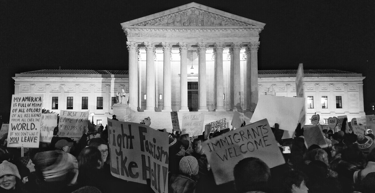 Protest outside the U.S. Supreme Court in 2018.
Source: Geoff Livingston, Flickr, https://bit.ly/3uMIjJy.