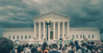 Protests at the Supreme Court of the United States on the day Roe vs Wade was overturned - 2022.06.24.
Source: Ted Eyton / Flikr.
https://bit.ly/3yPHnp3