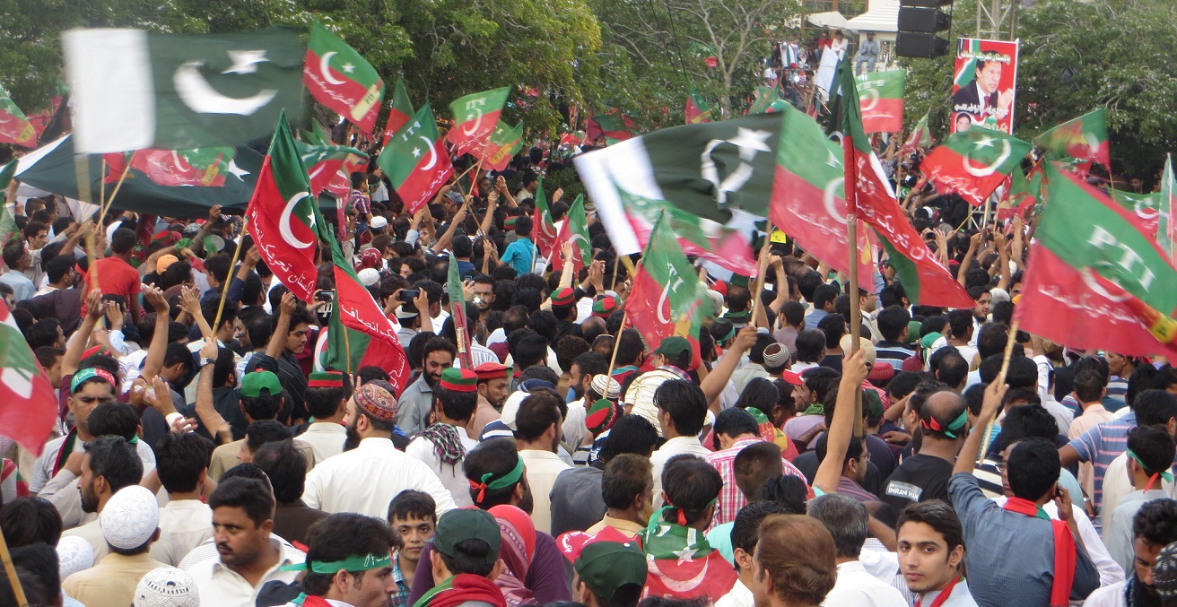 Imran Khan supporters at the  Jalsa Procession Speech Karachi. Source: Wasif Malik https://bit.ly/3pPlPEQ