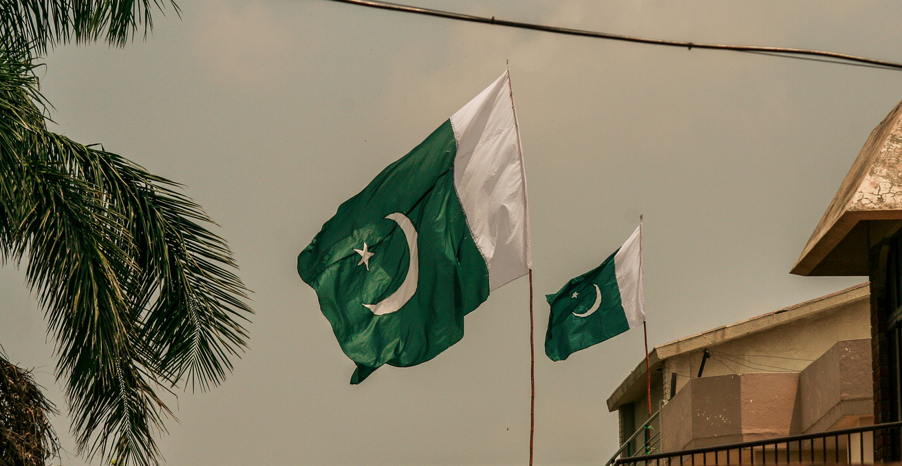 Pakistan flags in the air. Source: Amnagondal, Wikimedia, https://bit.ly/3dDtvax Pakistan flags in the air. Source: Amnagondal, Wikimedia, https://bit.ly/3dDtvax