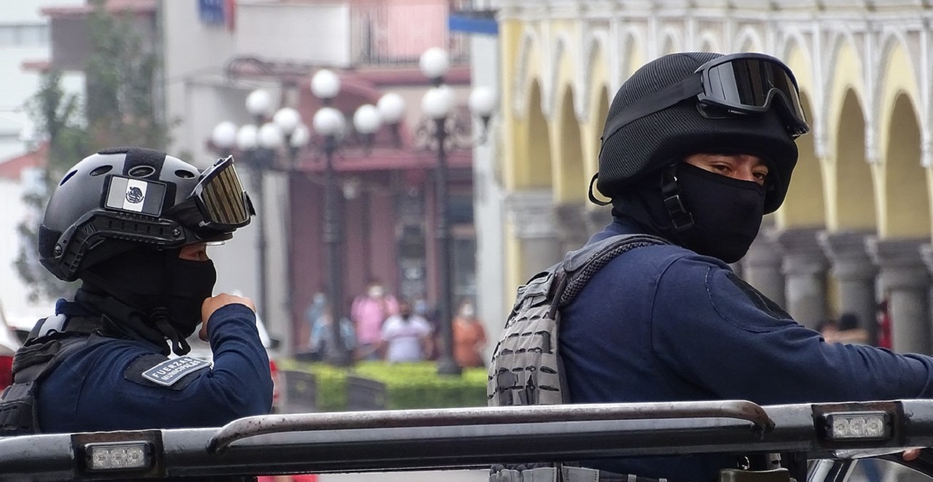 Municipal Police in Street - Cordoba - Veracruz - Mexico. Source: Adam Jones/http://bit.ly/3KdVBak