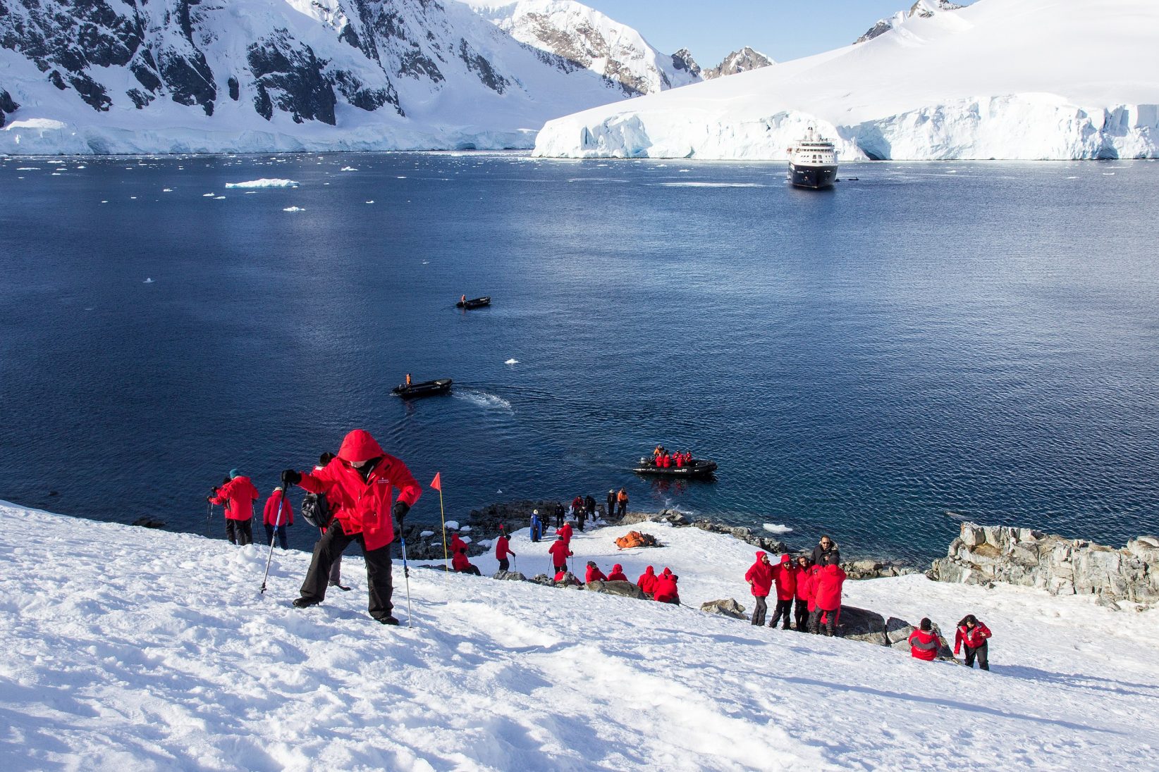 Silversea Silver Cloud expedition cruise to the South Shetland Islands and Antarctica Peninsula in March 2019. Source: Gary Bembridge/http://bit.ly/3mpKEca