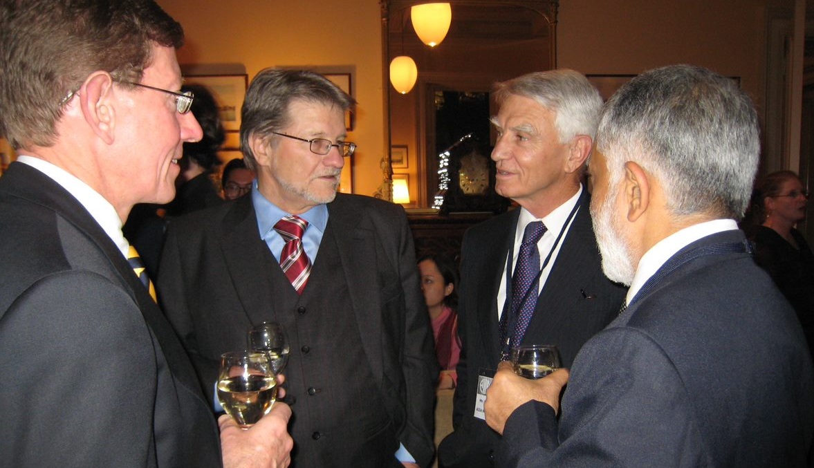 Clive Hildebrand and others at the 75th Anniversary AIIA National Conference. Source: AIIA Media.