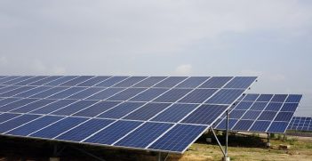 Solar panels, Renewable energy, Photo-voltaic image. Source: Sarangib/https://bit.ly/3KiQ5Cz