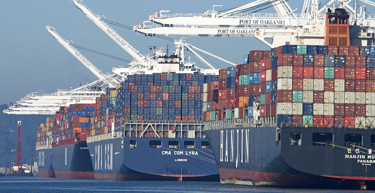 Containership. Source: FOAA's National Ocean Service / http://surl.li/lnjzq