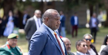 Prime Minister James Marape of Papua New Guinea is welcomed to Australia. Source: Rhiannon Johannes / DFAT / https://t.ly/HQClE