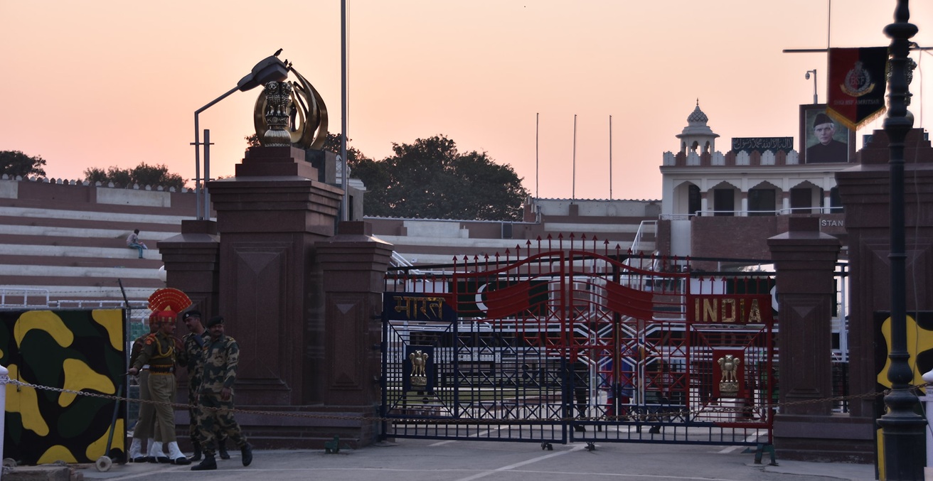 The India- Pakistan border is closed at night. Source: shankar s. / https://t.ly/l-Zu5 The India- Pakistan border is closed at night. Source: shankar s. / https://t.ly/l-Zu5