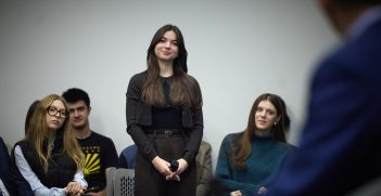 In Lviv, President of Ukraine Volodymyr Zelenskyy met with students of the Ukrainian Catholic University. Source: President of Ukraine Photo Stream / https://t.ly/wtcsi