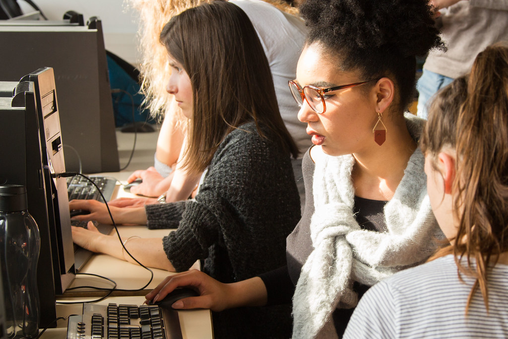 Evidence v. Urgency: The OECD’s Challenge of Gender Equality in the Age of Artificial Intelligence